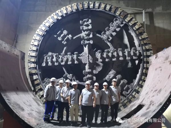 喜訊?。?！北京地鐵17號線左線昨日順利接收成功，北京建工土木工程有限公司攜手河南隧通機械有限公司為中國現(xiàn)代化建設(shè)再立新功！(圖5)